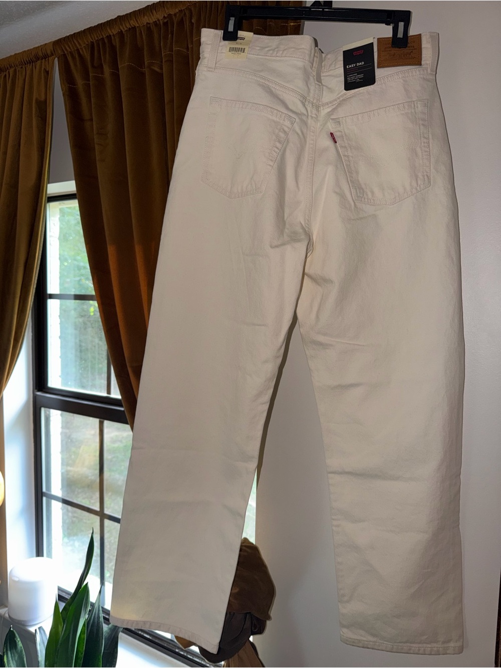 Levi’s Easy Dad High Rise Wide Leg Jean - Picture 5 of 8